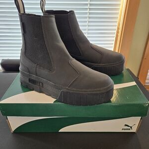 Puma Mayze Platform Chelsea Leather Ankle Boot Size 8.5